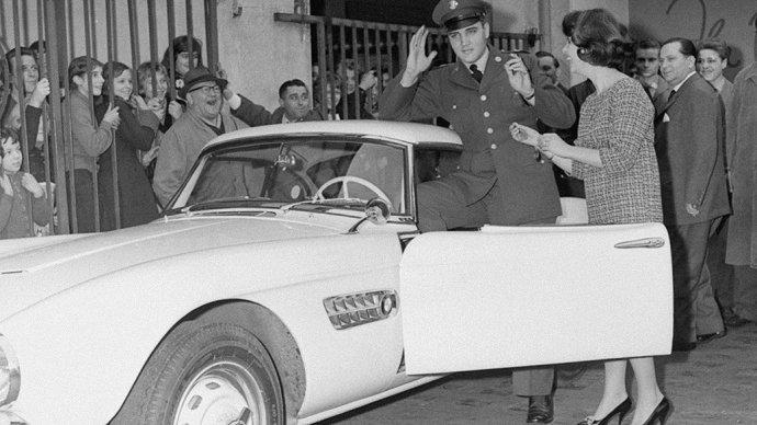 Sinônimo de luxo, BMW completa 100 anos