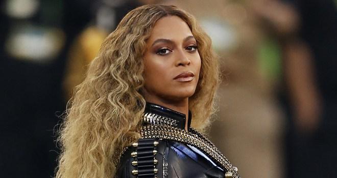 Beyoncé faz show especial na escola da filha