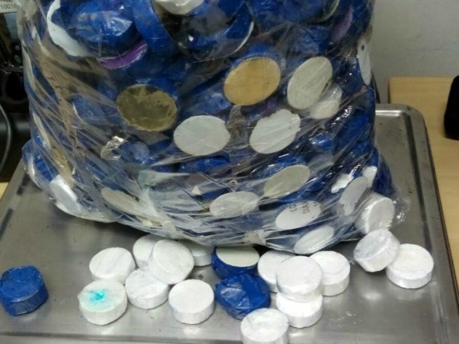 Peruano é preso na BR-262 com 576 pastilhas de cocaína em bolsas