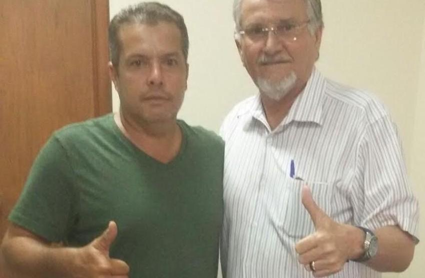 Zeca do PT recebe vereador de Caracol que faz reivindicação