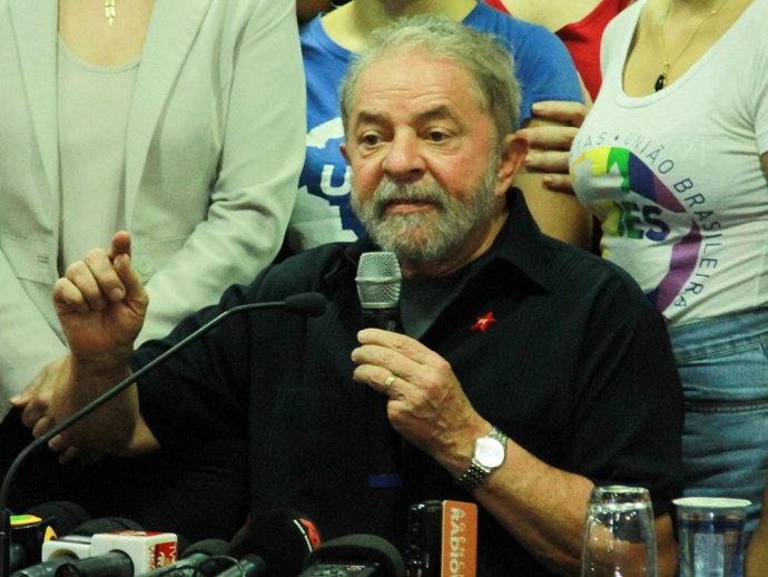 Para tirar Lula das mãos de Moro, PT pressiona ex-presidente a assumir ministério