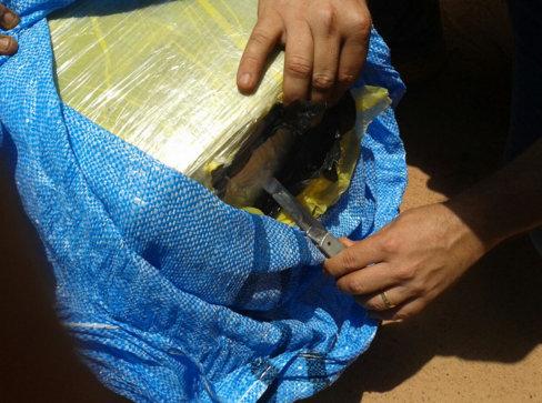 Avião que atolou em lavoura estava com R$ 30 milhões em cocaína