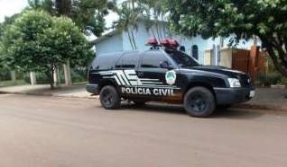 Dupla encapuzada rende empregada durante assalto em residência