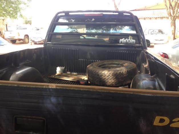 Dupla é presa com 171 quilos de maconha em caminhonete roubada