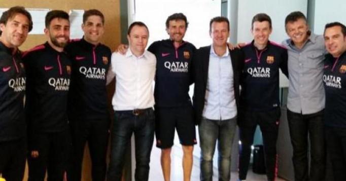 Na Espanha, Dunga não sabe se pressiona ou se bajula o Barcelona