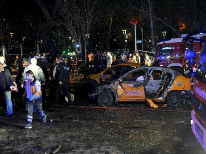 Turquia ataca curdos após atentado matar 37 pessoas em Ancara