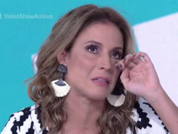 Substituta de Monica Iozzi vai às lágrimas em estreia no 'Vídeo Show'