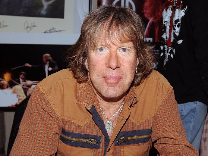 Autópsia confirma suicídio do músico Keith Emerson
