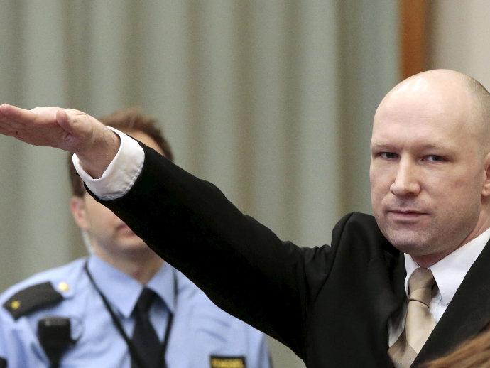 Terrorista norueguês promete lutar 'até o fim pelo nazismo'