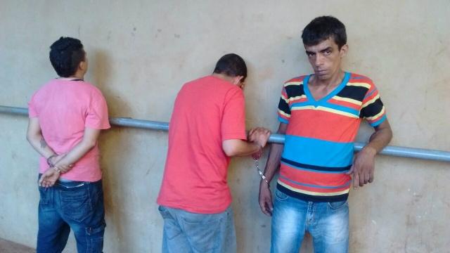 Dupla é presa por tráfico e entre os usuários uma foragida também autuada