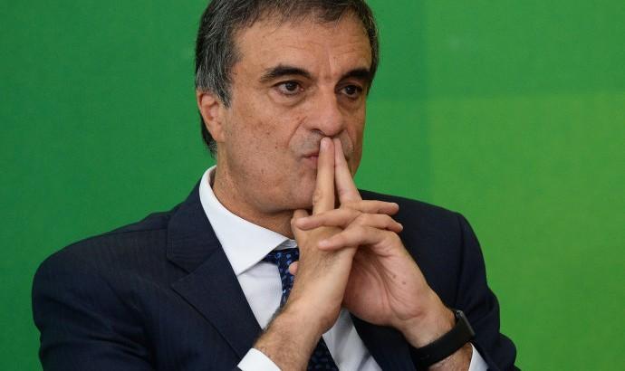 Governo acusa de 'militância' juiz que barrou posse de Lula