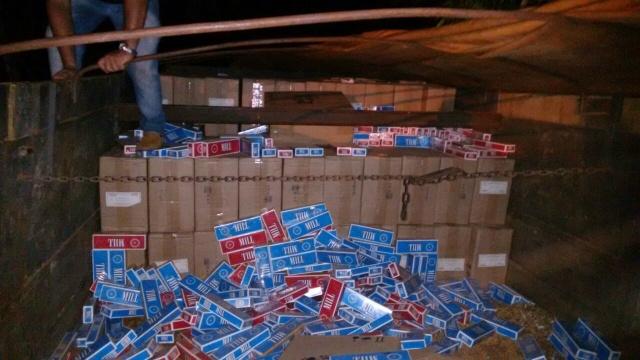 PMA prende contrabandista com caminhão carregado de cigarros