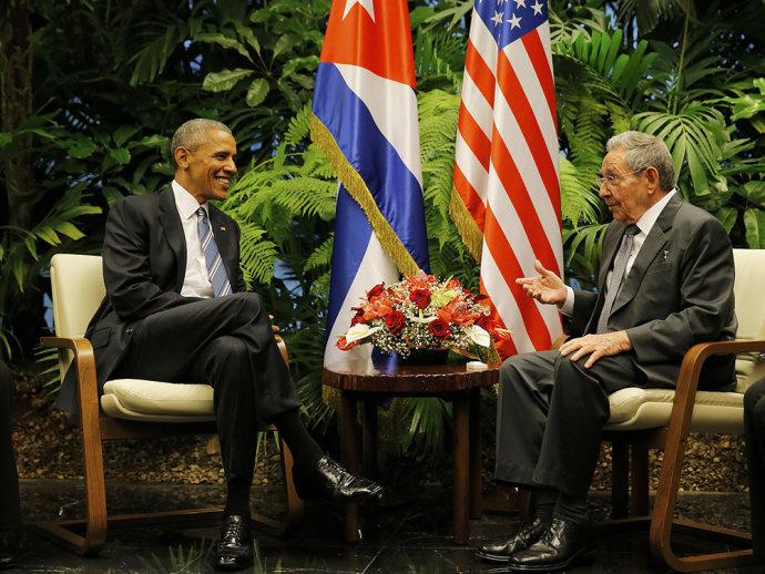 Raúl Castro recebe Barack Obama para reunião privada