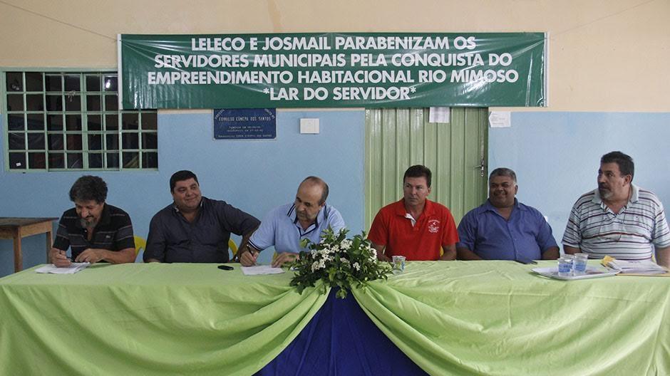 Emoção na entrega do documento de doação de lotes do ‘Lar do Servidor’ em Bonito