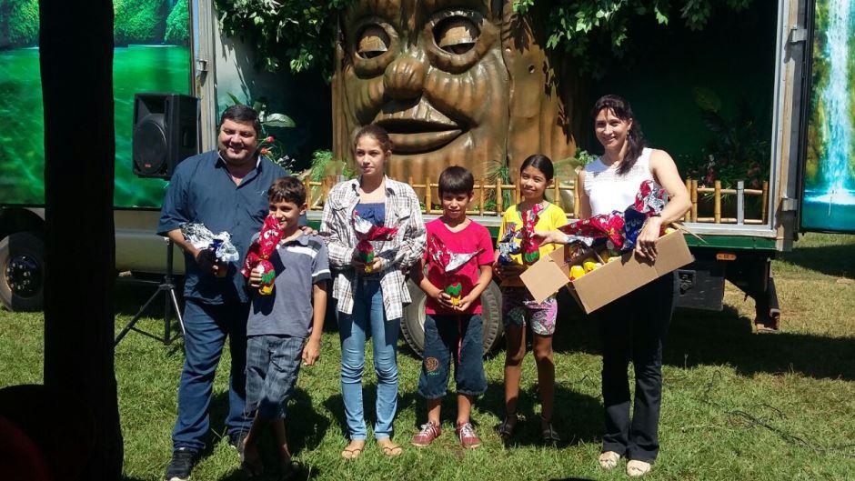 Alunos comemoram páscoa com teatro educativo em Bonito
