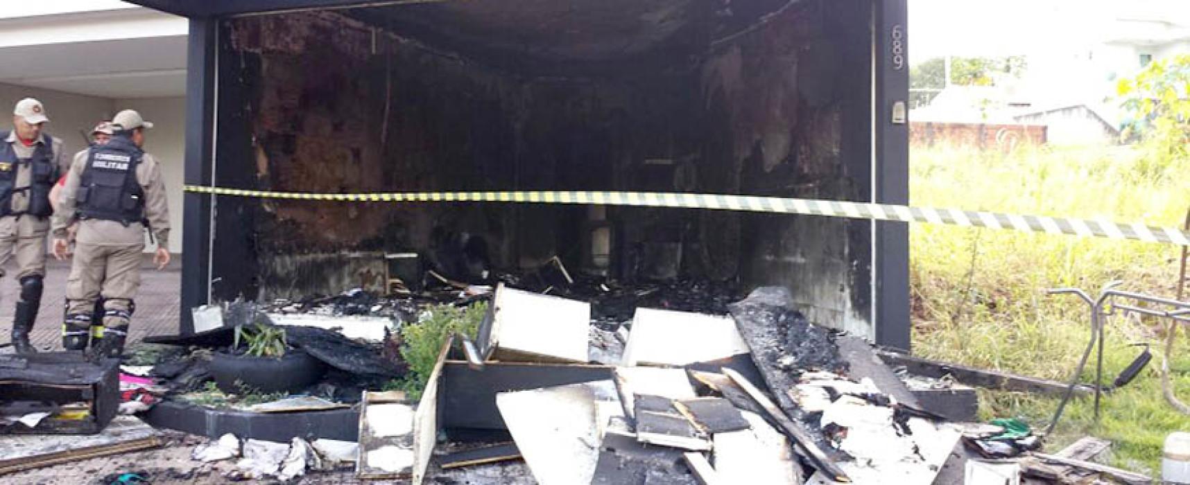 Incêndio destrói loja feminina na Capital