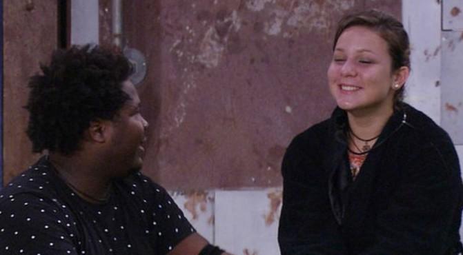 ‘BBB16’: Cacau é consolada por Ronan após saída de Matheus