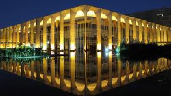 Funcionário do Itamaraty enviou telegramas a embaixadas com alerta de golpe no Brasil