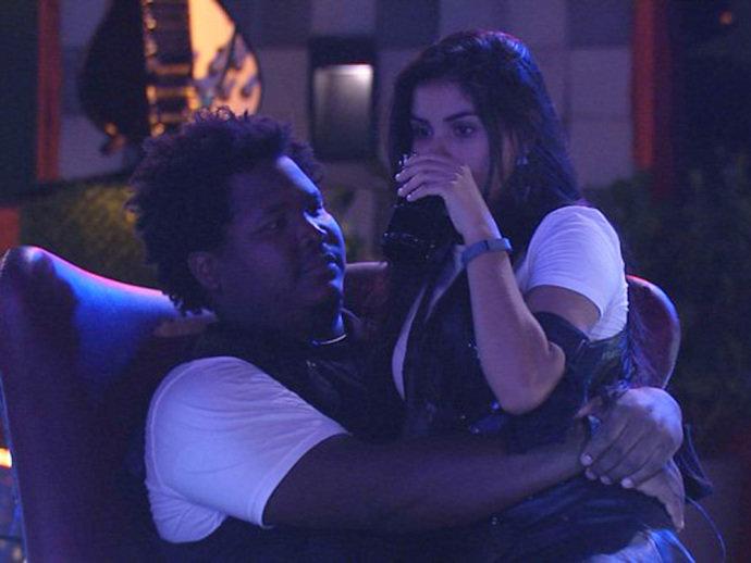 ‘BBB16’: Munik quer Ronan longe de Maria Claudia