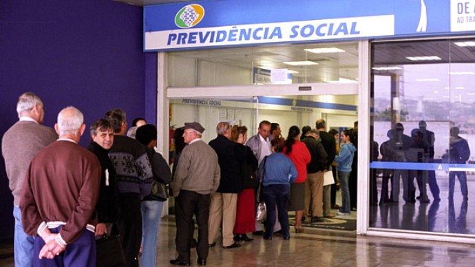 Melhora nas contas públicas só virá após reformas, dizem economistas