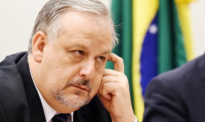 Governo só reúne 5 senadores em encontro da base