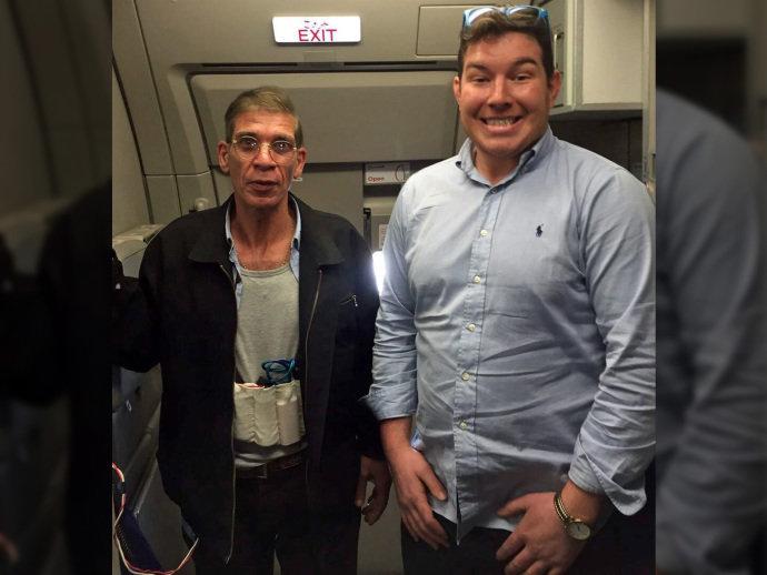 Passageiro tira selfie com sequestrador de avião egípcio
