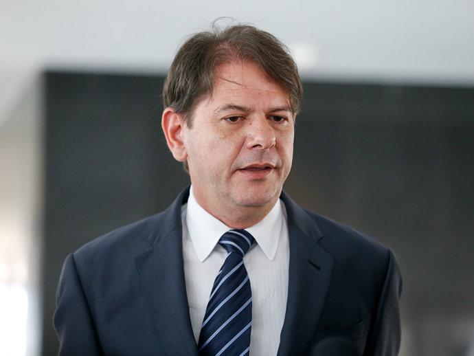 Cid Gomes vai pedir impeachment de Michel Temer