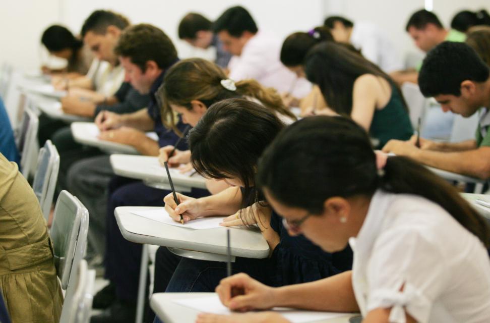 OAB aplica a 1ª fase do Exame de Ordem hoje