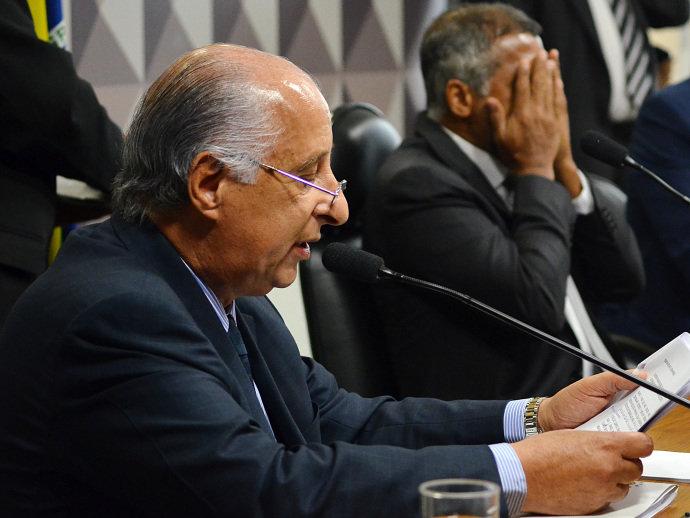 CPI do Futebol denuncia boicote, mas aprova convocação de Del Nero e Teixeira