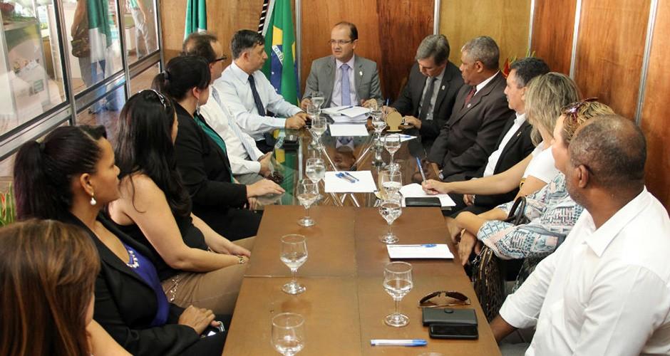 Governo despacha em gabinete na Expogrande