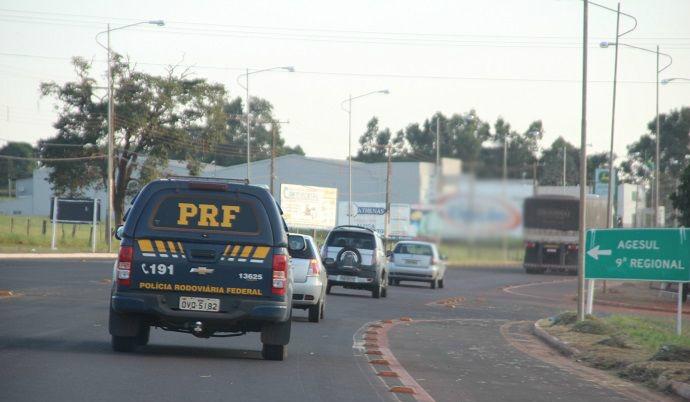 Seis presos e quatro veículos apreendidos em ação da PRF