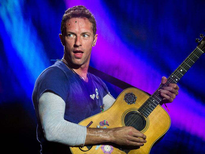 Em SP, Coldplay faz show com muitas cores e pouca graça