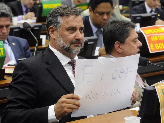 PT, PDT e PSOL apresentam votos contra impeachment de Dilma