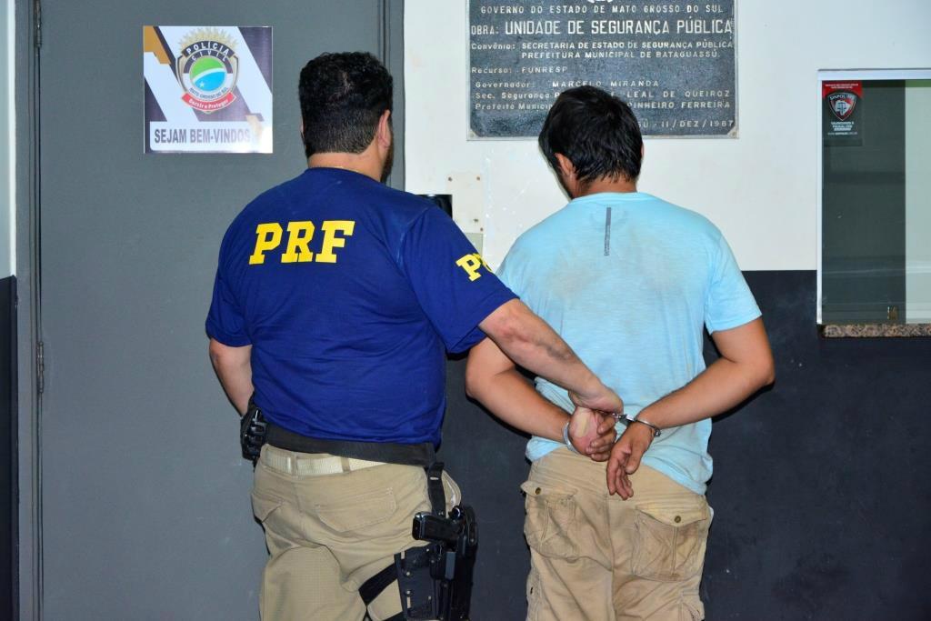 Vendedor de rede é preso com veículo carregado de maconha