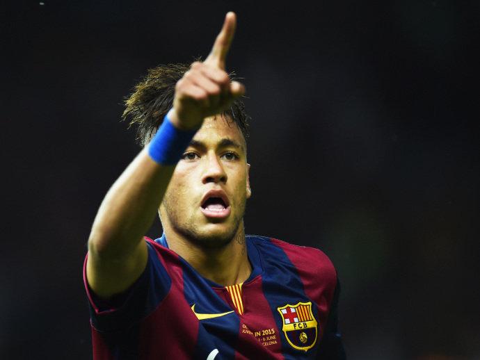 Contrato com o Barcelona proíbe Neymar de andar de moto e o obriga a aprender catalão