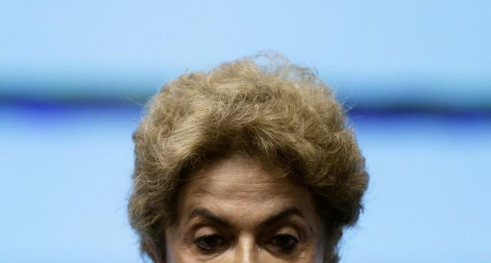 Comissão vota hoje relatório pró-impeachment. Planalto prevê derrota