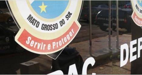 Mulher, funcionário e quatro crianças são feitos reféns por 40 minutos