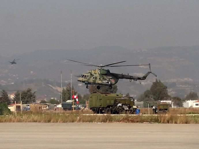 Queda de helicóptero mata dois pilotos russos na Síria