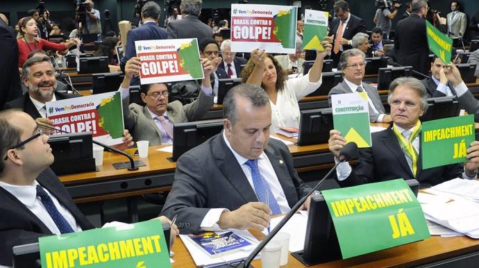 Resultado do impeachment deve sair às 21h de domingo
