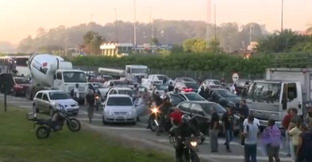 Marginal Tietê fecha em ato pró-Dilma