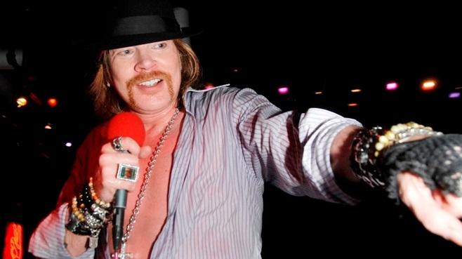 Axl Rose vai se juntar à banda AC/DC em turnê