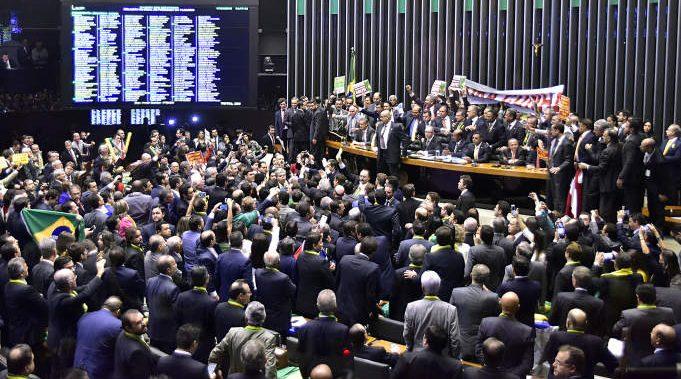 Governistas já admitem derrota na votação