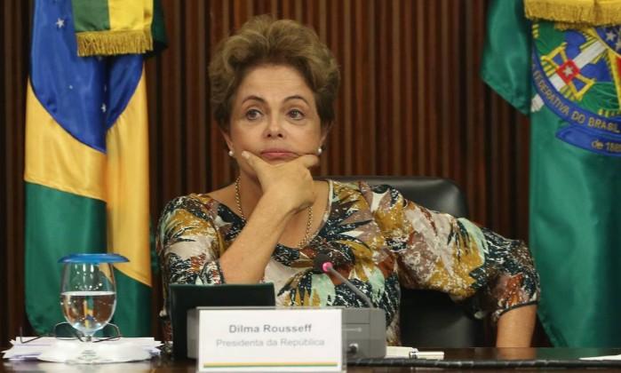 Dilma convoca reunião com parlamentares