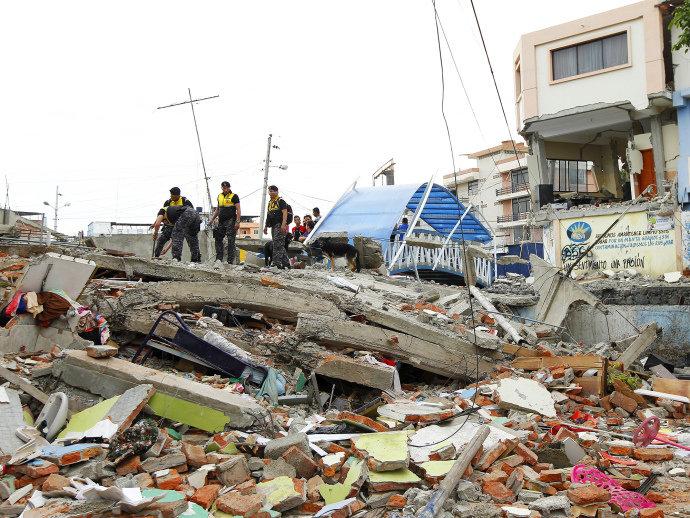 Equador: sobe para 272 o número de mortos após terremoto