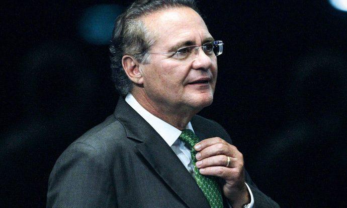 Vídeo: Renan recebe pedido de impeachment