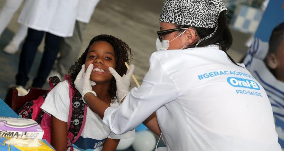 Dentistas selecionam pacientes para tratamento gratuito