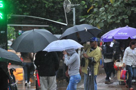 Frente fria pode derrubar temperatura para 8°C