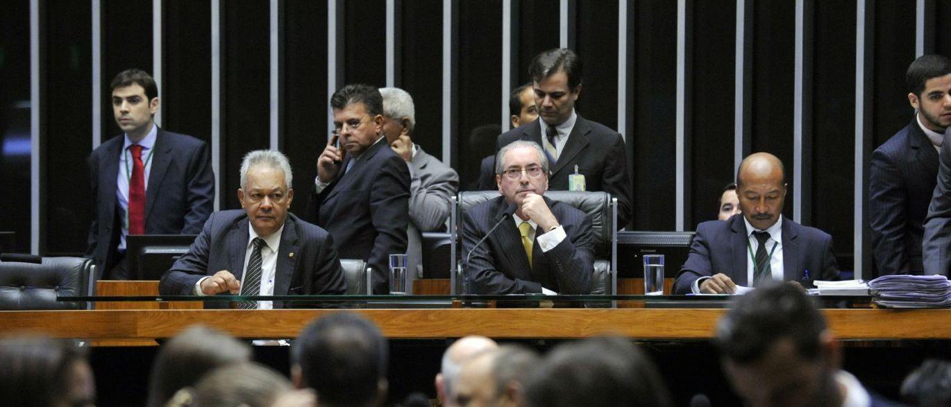 Cunha não aceita resultado de votação e manda votar de novo