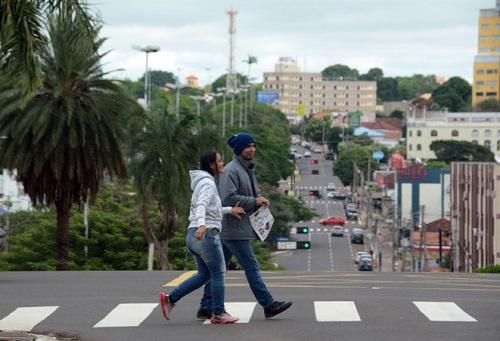 Frente fria perde intensidade e fim de semana será de calor