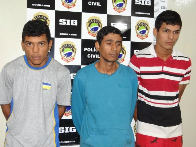 Grupo usava casa em sitioca de esconderijo e polícia procura mais um assaltante